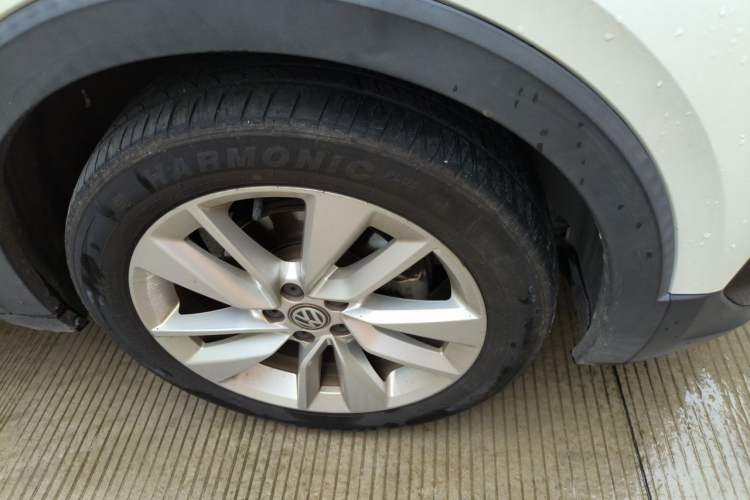 Used Volkswagen T-Cross 2019 280TSI DSG Comfort Edition Right Front Wheel Hub