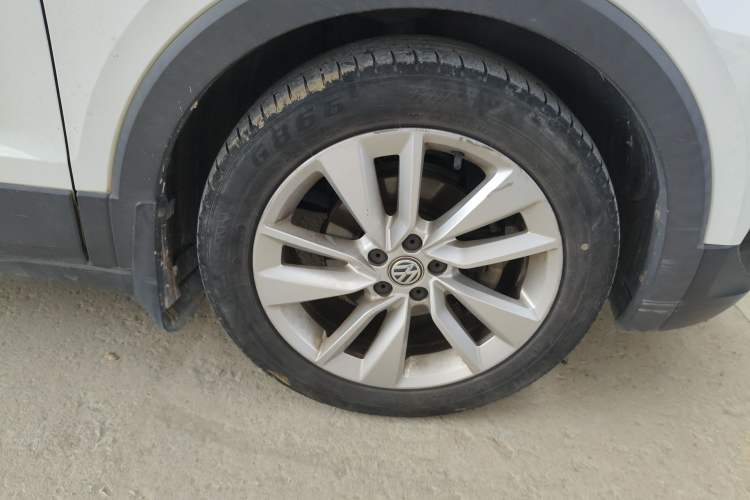 Used Volkswagen T-Cross 2019 280TSI DSG Comfort Edition Right Front Wheel Hub