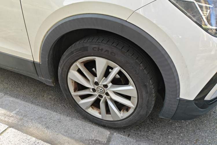 Used Volkswagen T-Cross 2019 1.5L Automatic Comfort Edition Right Front Wheel Hub