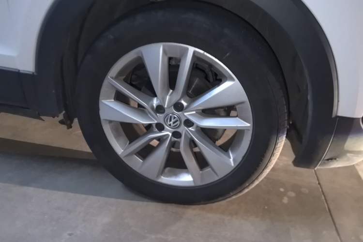 Used Volkswagen T-Cross 2019 280TSI DSG Comfort Edition Right Front Wheel Hub