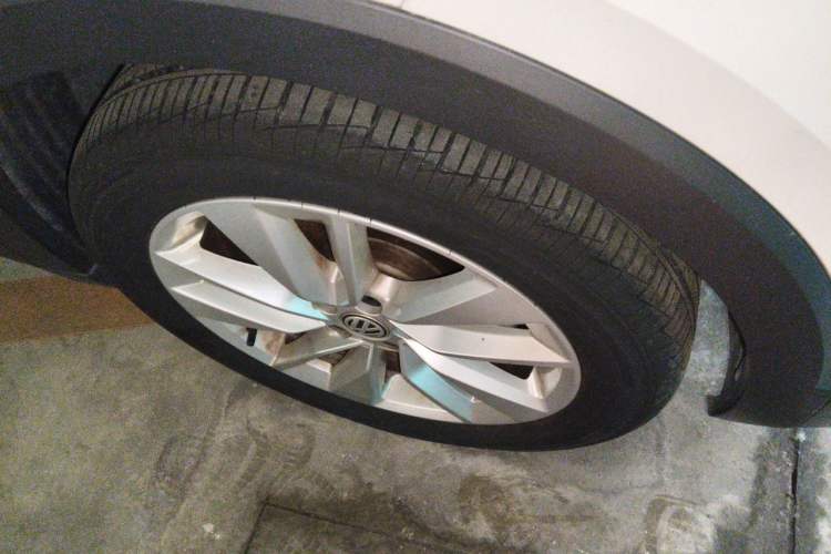 Used Volkswagen T-Cross 2019 280TSI DSG Comfort Edition Right Front Wheel Hub