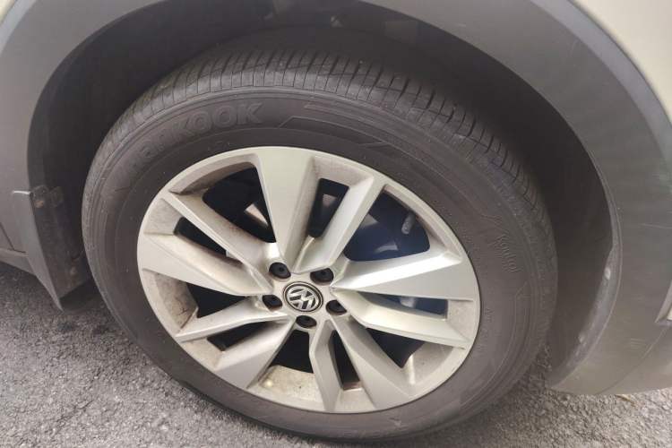 Used Volkswagen T-Cross 2019 1.5L Automatic Comfort Edition Right Front Wheel Hub