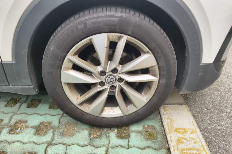 Used Volkswagen T-Cross 2019 280TSI DSG Comfort Edition Right Front Wheel Hub