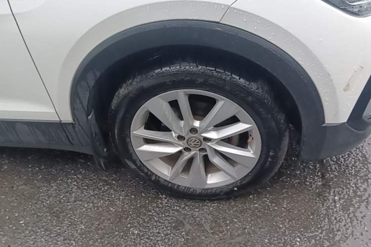 Used Volkswagen T-Cross 2019 1.5L Automatic Comfort Edition Right Front Wheel Hub