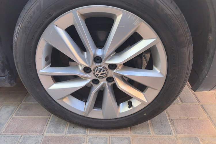 Used Volkswagen T-Cross 2019 280TSI DSG Comfort Edition Right Front Wheel Hub