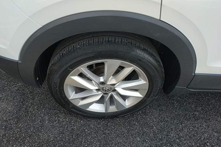 Used Volkswagen T-Cross 2019 1.5L Automatic Comfort Edition Right Rear Wheel Hub