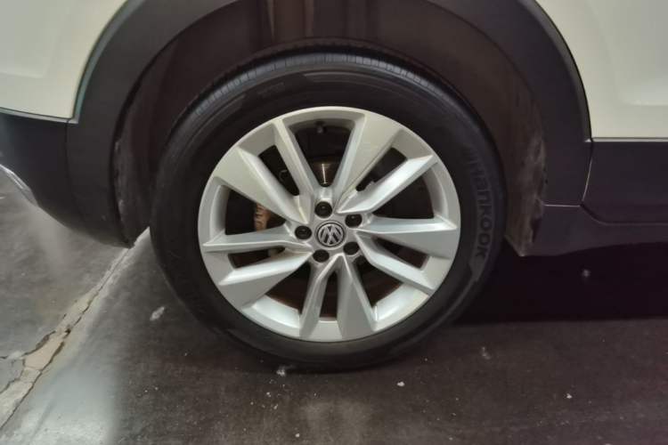 Used Volkswagen T-Cross 2019 1.5L Automatic Comfort Edition Right Rear Wheel Hub