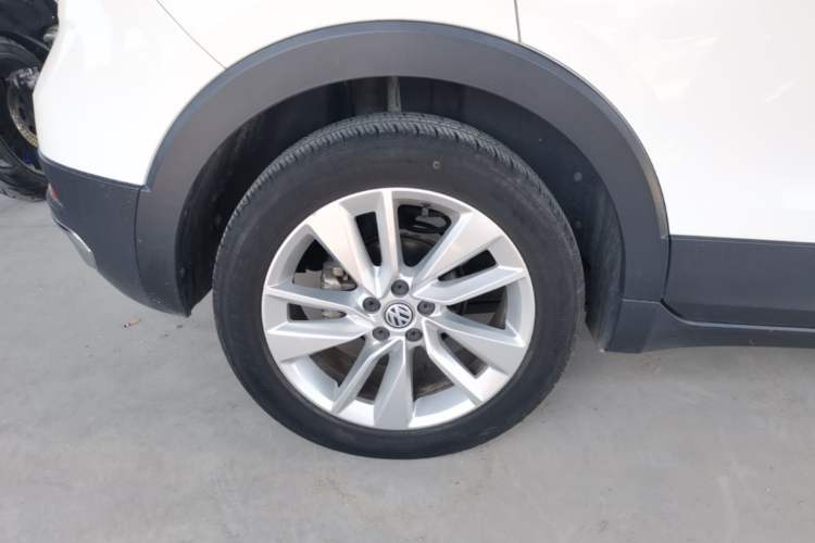Used Volkswagen T-Cross 2019 280TSI DSG Comfort Edition Right Rear Wheel Hub