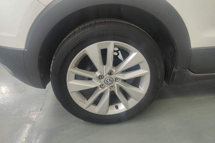 Used Volkswagen T-Cross 2019 1.5L Automatic Comfort Edition Right Rear Wheel Hub
