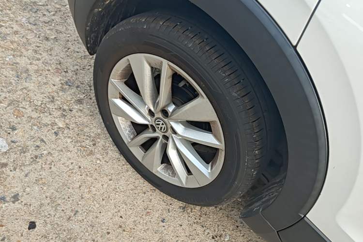 Used Volkswagen T-Cross 2019 1.5L Automatic Comfort Edition Right Rear Wheel Hub