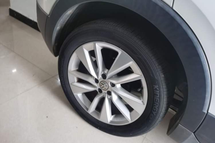Used Volkswagen T-Cross 2019 280TSI DSG Comfort Edition Right Rear Wheel Hub