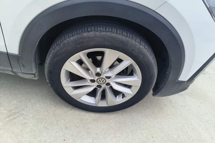 Used Volkswagen T-Cross 2019 1.5L Automatic Comfort Edition Right Rear Wheel Hub