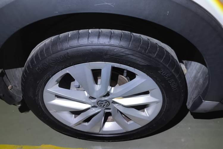 Used Volkswagen T-Cross 2019 280TSI DSG Comfort Edition Right Rear Wheel Hub