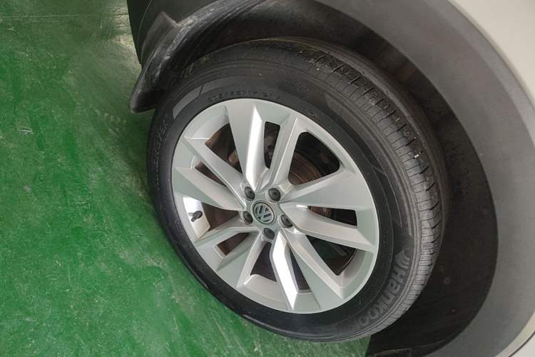 Used Volkswagen T-Cross 2019 1.5L Automatic Comfort Edition Right Rear Wheel Hub