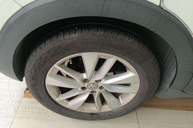 Used Volkswagen T-Cross 2019 1.5L Automatic Comfort Edition Right Rear Wheel Hub