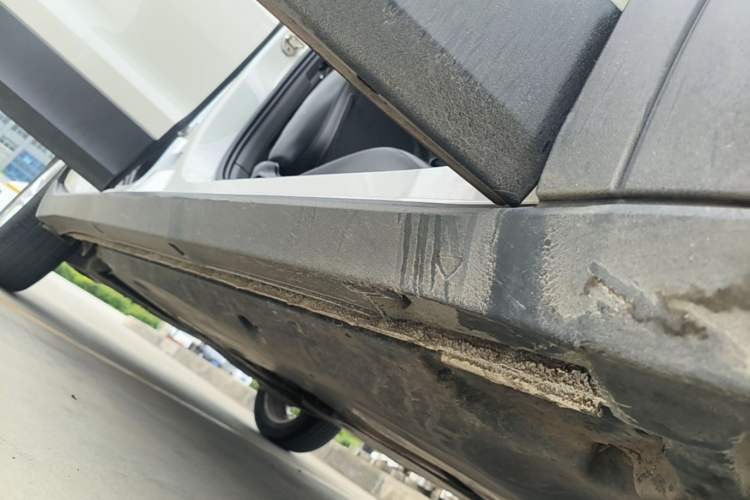 Used Volkswagen T-Cross 2019 1.5L Automatic Comfort Edition Right Side Sill