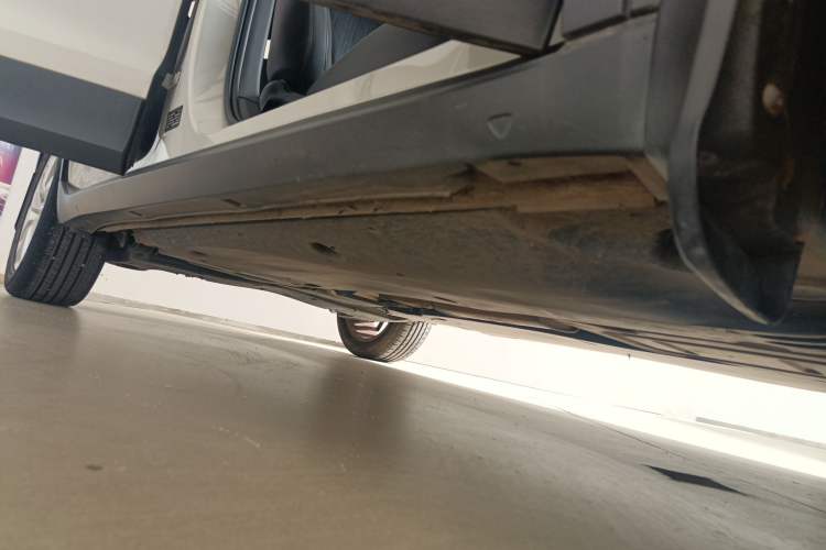 Used Volkswagen T-Cross 2019 1.5L Automatic Comfort Edition Right Side Sill