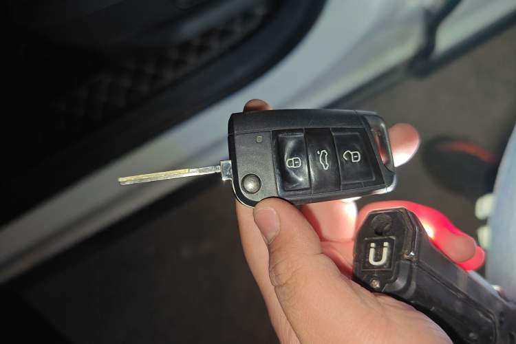 Used Volkswagen T-Cross 2019 1.5L Automatic Fashion Edition Vehicle Key