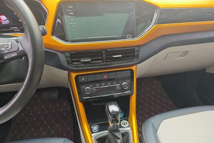Used Volkswagen T-Cross 2019 280TSI DSG Luxury Edition Audio And AC Panel