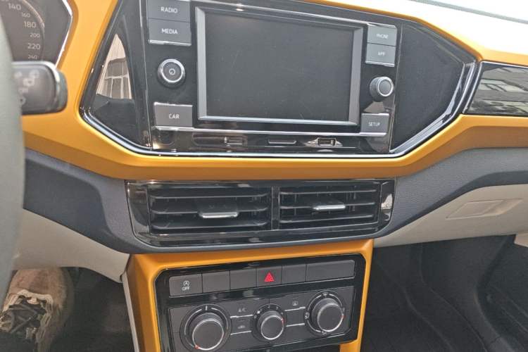 Used Volkswagen T-Cross 2019 280TSI DSG Comfort Edition Audio And AC Panel