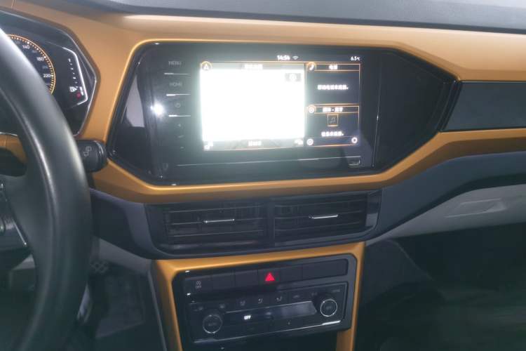 Used Volkswagen T-Cross 2019 280TSI DSG Luxury Edition Audio And AC Panel