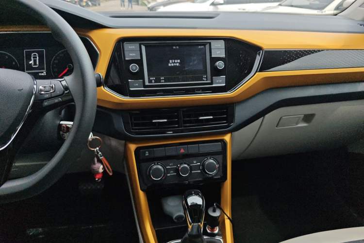 Used Volkswagen T-Cross 2019 1.5L Automatic Comfort Edition Audio And AC Panel