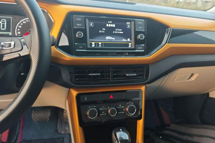 Used Volkswagen T-Cross 2019 280TSI DSG Comfort Edition Audio And AC Panel