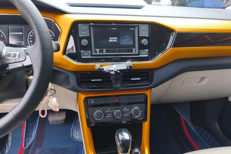 Used Volkswagen T-Cross 2019 280TSI DSG Comfort Edition Audio And AC Panel