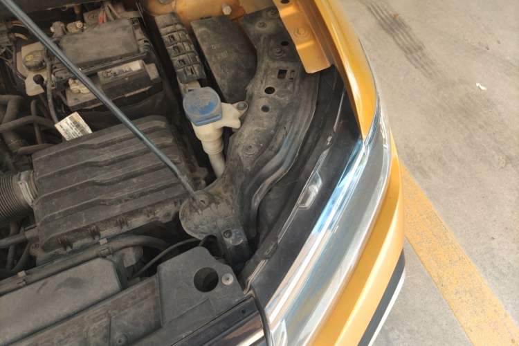 Used Volkswagen T-Cross 2019 1.5L Automatic Comfort Edition Engine Bay Left