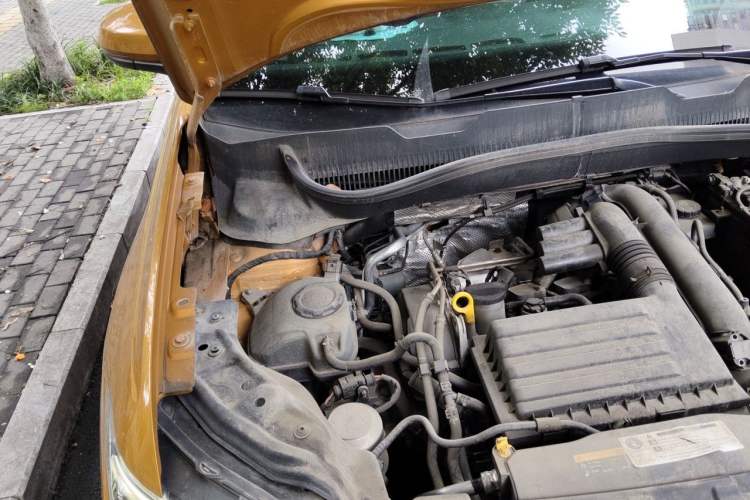 Used Volkswagen T-Cross 2019 280TSI DSG Comfort Edition Engine Bay Right