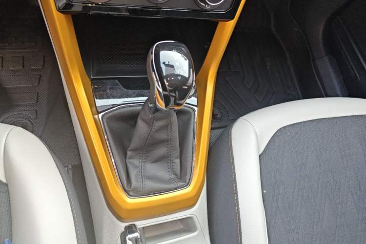Used Volkswagen T-Cross 2019 280TSI DSG Comfort Edition Gear Lever