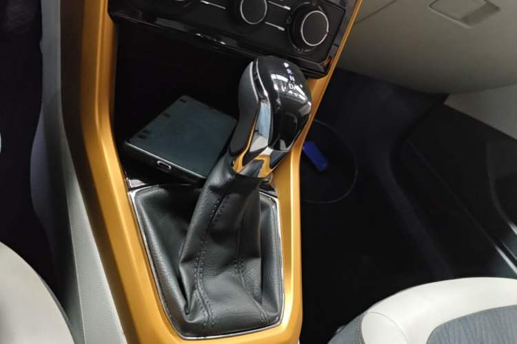 Used Volkswagen T-Cross 2019 280TSI DSG Comfort Edition Gear Lever
