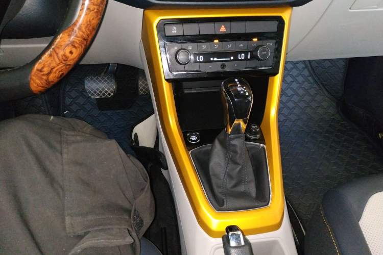 Used Volkswagen T-Cross 2019 280TSI DSG Luxury Edition Gear Lever