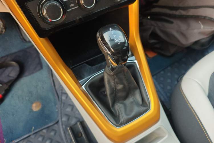 Used Volkswagen T-Cross 2019 280TSI DSG Comfort Edition Gear Lever