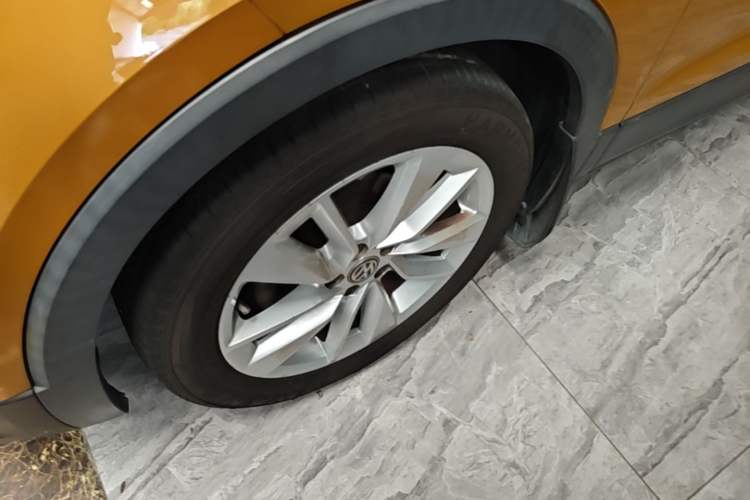 Used Volkswagen T-Cross 2019 280TSI DSG Comfort Edition Left Front Wheel Hub
