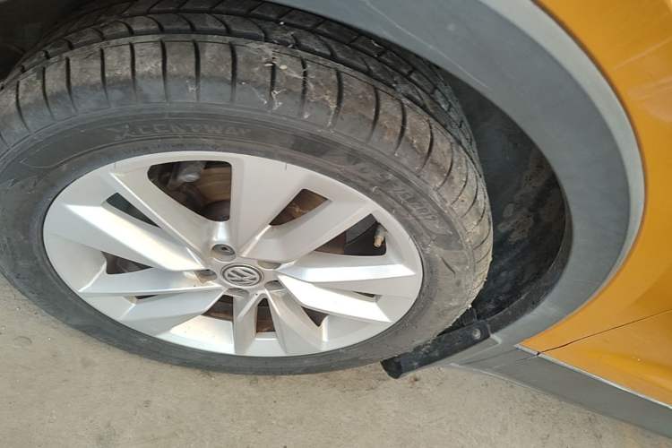 Used Volkswagen T-Cross 2019 1.5L Automatic Comfort Edition Left Front Wheel Hub