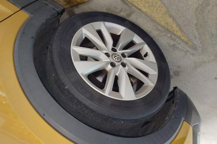 Used Volkswagen T-Cross 2019 280TSI DSG Comfort Edition Left Front Wheel Hub