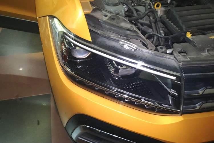 Used Volkswagen T-Cross 2019 280TSI DSG Luxury Edition Right Front Headlight