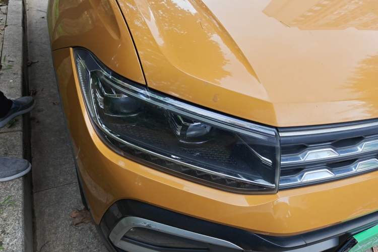 Used Volkswagen T-Cross 2019 1.5L Automatic Comfort Edition Right Front Headlight