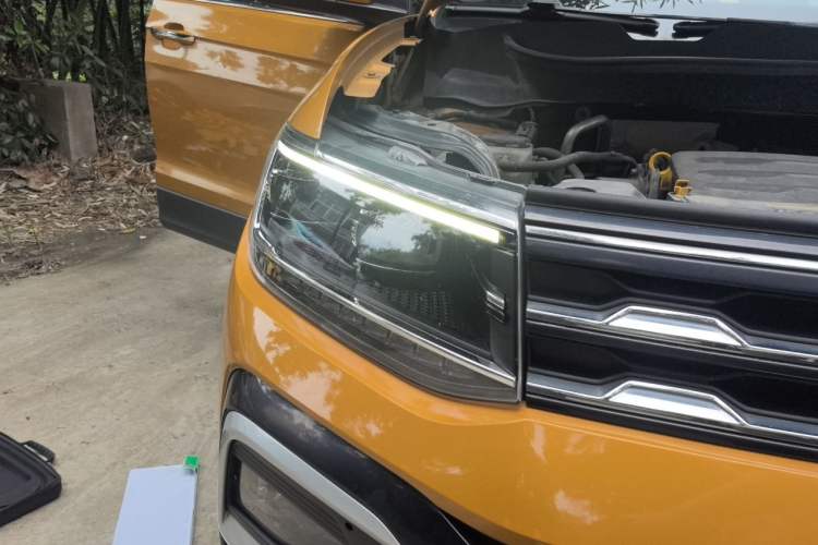 Used Volkswagen T-Cross 2019 1.5L Automatic Comfort Edition Right Front Headlight