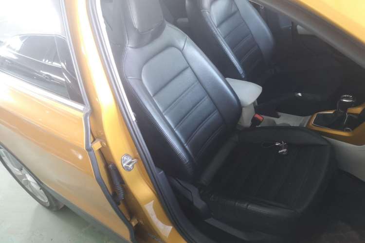Used Volkswagen T-Cross 2019 1.5L Automatic Comfort Edition Right Front Seat