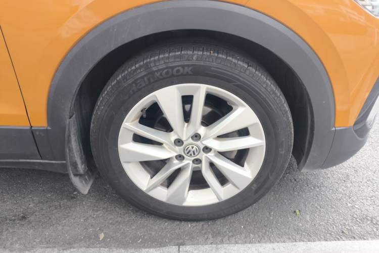 Used Volkswagen T-Cross 2019 280TSI DSG Comfort Edition Right Front Wheel Hub