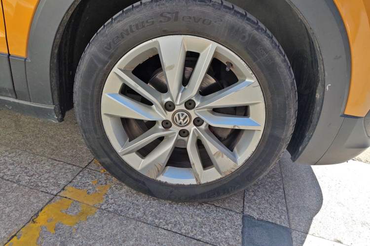 Used Volkswagen T-Cross 2019 1.5L Automatic Comfort Edition Right Front Wheel Hub