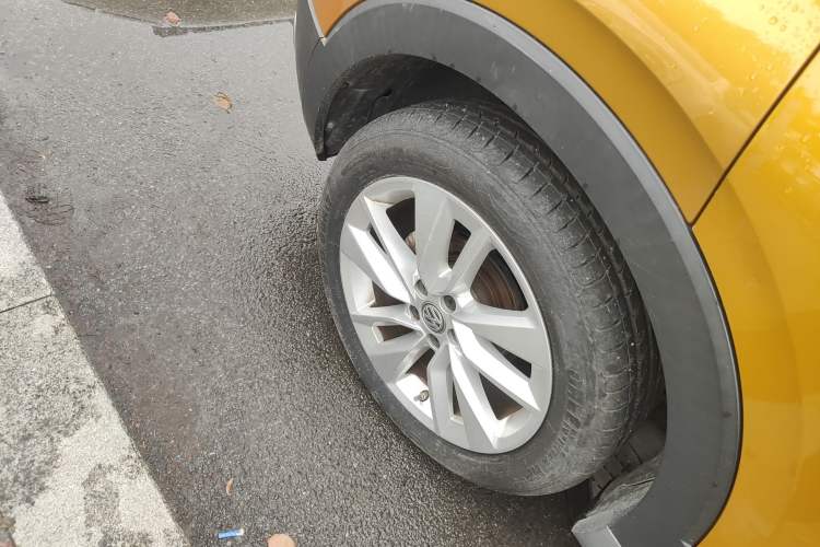 Used Volkswagen T-Cross 2019 1.5L Automatic Comfort Edition Right Rear Wheel Hub