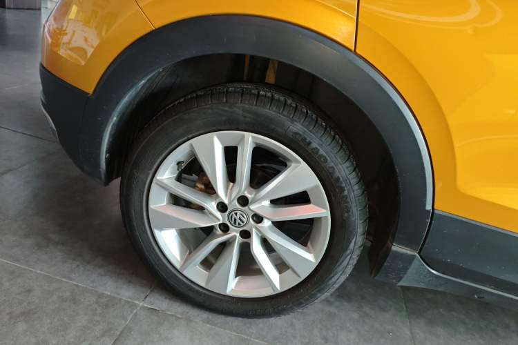 Used Volkswagen T-Cross 2019 1.5L Automatic Comfort Edition Right Rear Wheel Hub