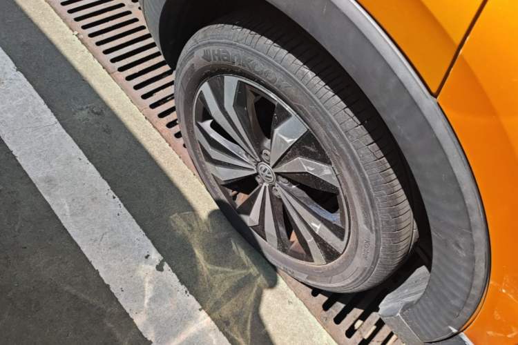 Used Volkswagen T-Cross 2019 280TSI DSG Luxury Edition Right Rear Wheel Hub