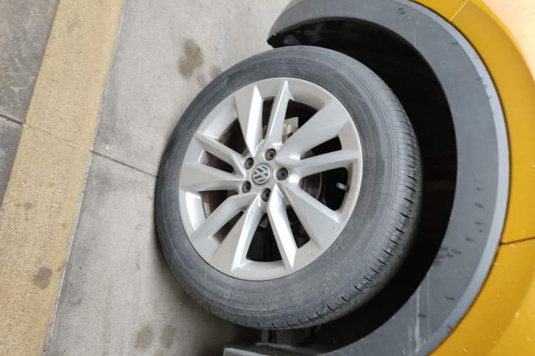 Used Volkswagen T-Cross 2019 280TSI DSG Comfort Edition Right Rear Wheel Hub