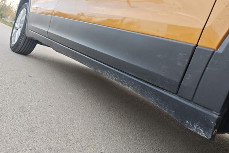 Used Volkswagen T-Cross 2019 280TSI DSG Comfort Edition Right Side Sill