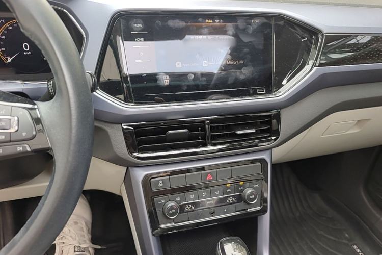 Used Volkswagen T-Cross 2020 280TSI DSG Luxury Edition Audio And AC Panel