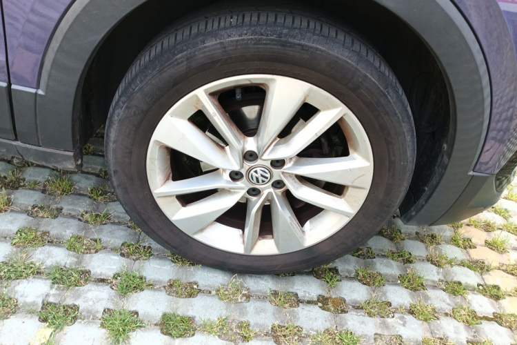 Used Volkswagen T-Cross 2020 280TSI DSG Comfort Edition Right Front Wheel Hub